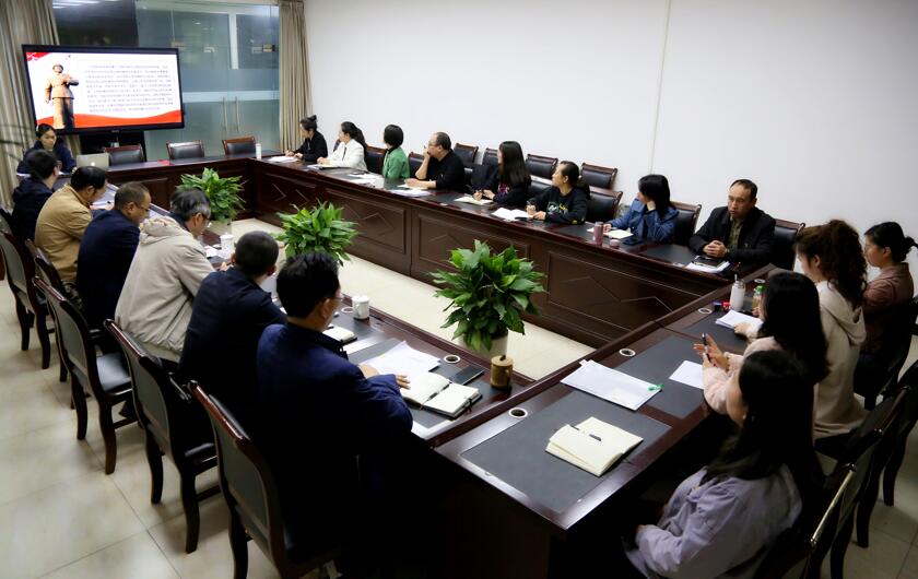 弘揚(yáng)新時(shí)代雷鋒精神